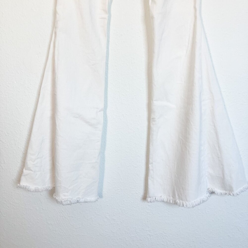 Altar'd State Mid Rise Flare Bell Bottom White Stretchy Jeans Size Small - Picture 8 of 10